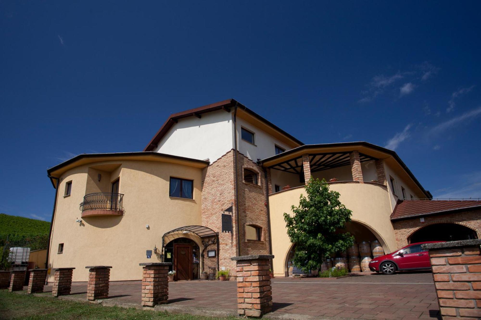 Stupnicki Dvori Winery Hotel Stupnik Brodski Dış mekan fotoğraf