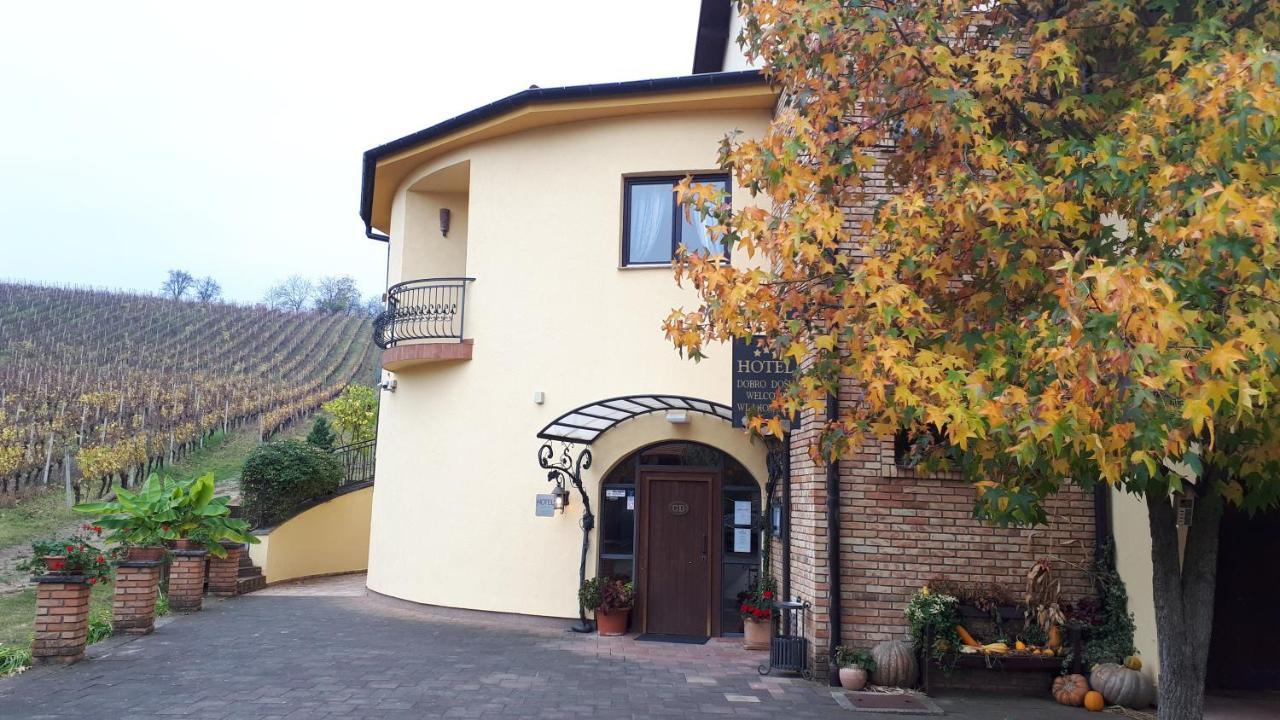 Stupnicki Dvori Winery Hotel Stupnik Brodski Dış mekan fotoğraf