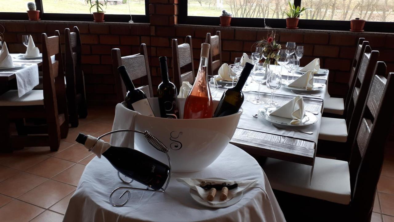 Stupnicki Dvori Winery Hotel Stupnik Brodski Dış mekan fotoğraf
