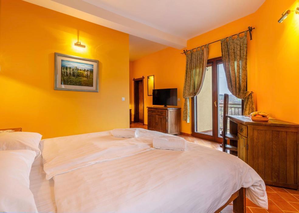 Stupnicki Dvori Winery Hotel Stupnik Brodski Dış mekan fotoğraf