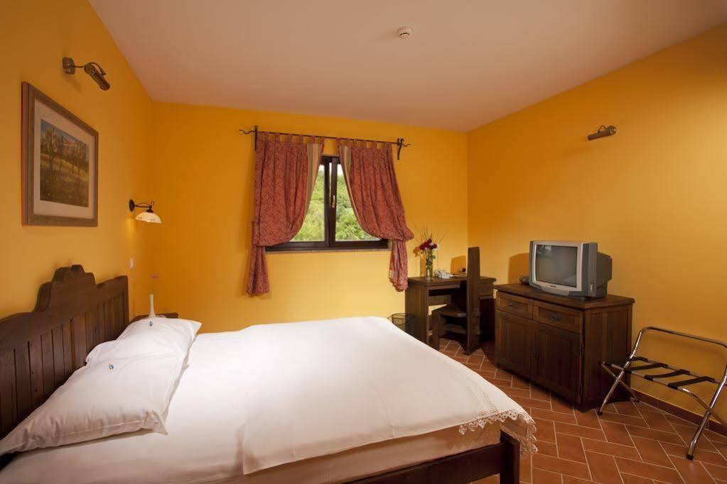 Stupnicki Dvori Winery Hotel Stupnik Brodski Dış mekan fotoğraf